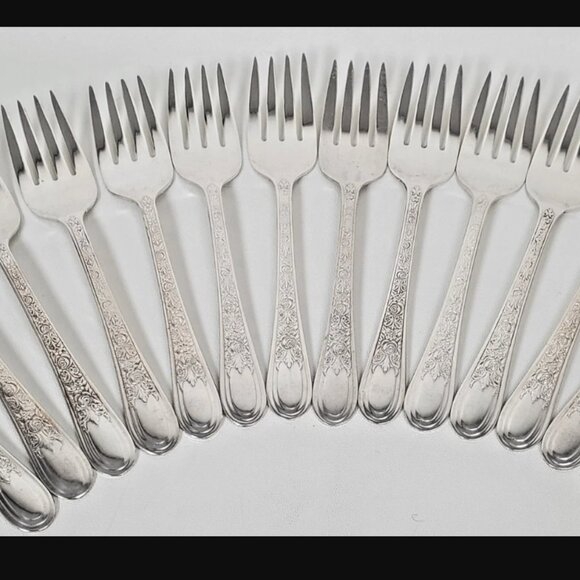 Vintage Wallace Bros. Fortune Salad/Dessert Forks – Set of 15 Silverplate - Picture 4 of 5
